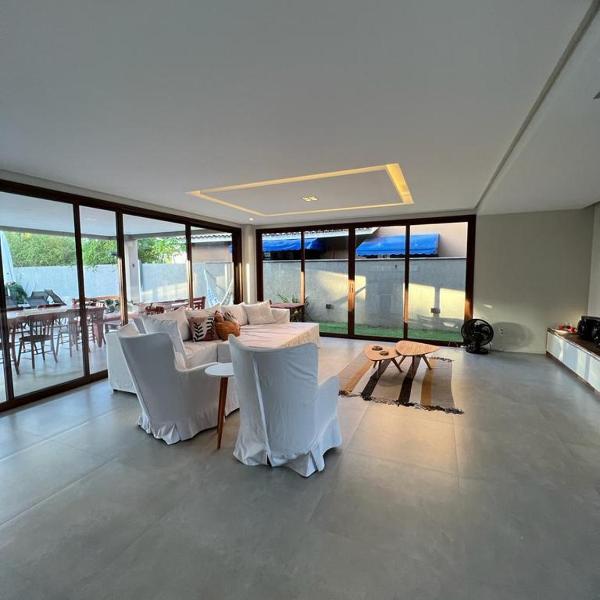 Casa 4 Suítes alto padrão com acessibilidade Cond Paraiso Guarajuba Bahia