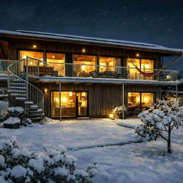 LIEBLINGSECK nachhaltige 5-Sterne Ferienwohnung - Direkt am Chiemsee, hotel di Gstadt am Chiemsee