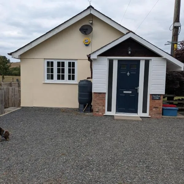 Tanyfford Lodge, Abermule, Mid Wales, SY15 6NT, хотел в Abermule