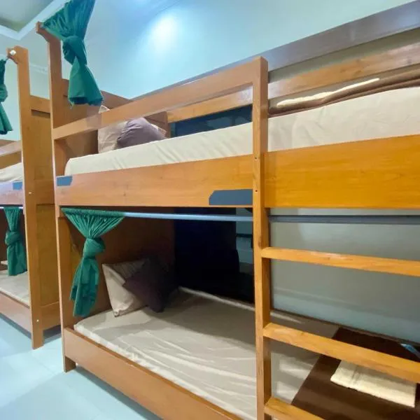 Zizizi Malang Hostel, hotel u gradu 'Rampal'