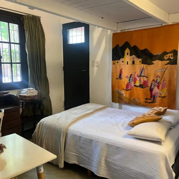 Hermosa casita con jardín Goldas Haus, hotel en Florida