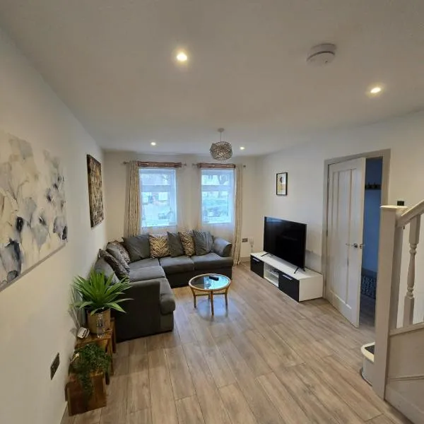 Modern Two-Bedroom House - Free Parking, hotel a Oxford
