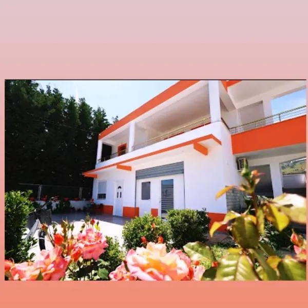 Villa LIKAJ, готель у місті Берат