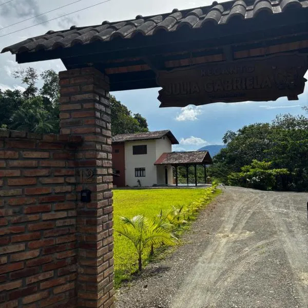 Recanto Julia Gabriela Casa Moderna prox Pomerode e a Timbo, hotel u gradu 'Rio dos Cedros'
