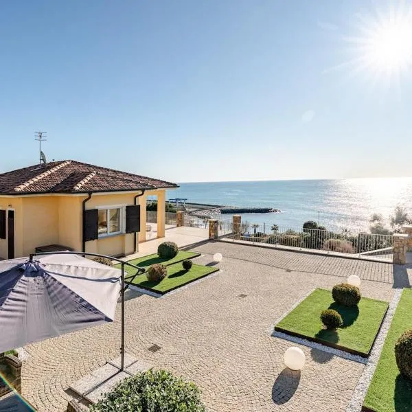 Villa Indipendente, 200mq giardino e posto auto、サント・ステーファノ・アル・マーレのホテル