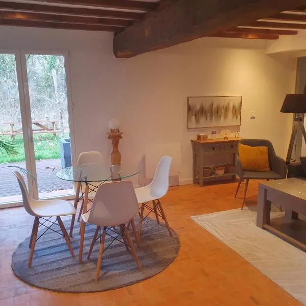Gîte Les Fourmilières, hotel in Ligny-le-Ribault