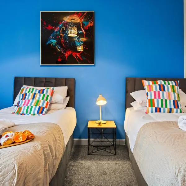 मॅनचेस्टर में, होटल Forest View- Oasis Mural -Didsbury Zen Sleeps 10