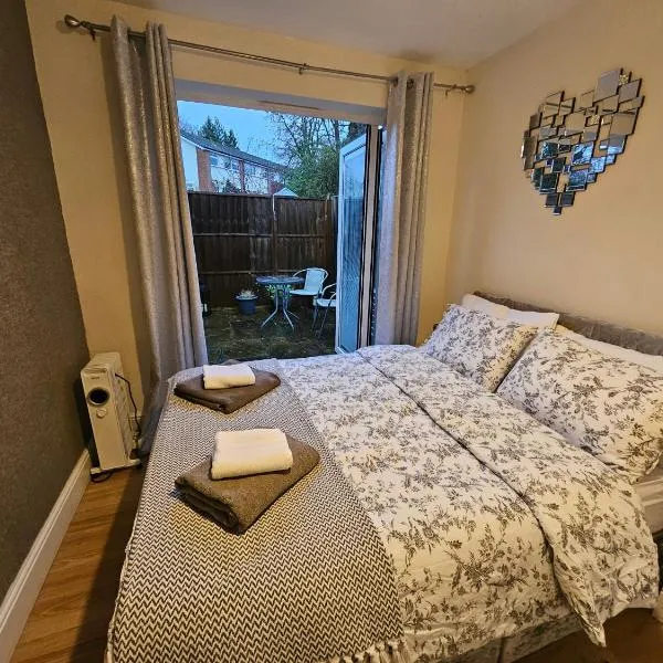 Cozy Central One Bedroom Flat, hotel in Reading