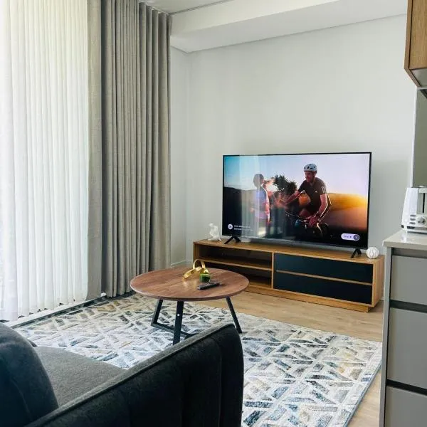 One Palm at Ellipse Waterfall，米德蘭的飯店