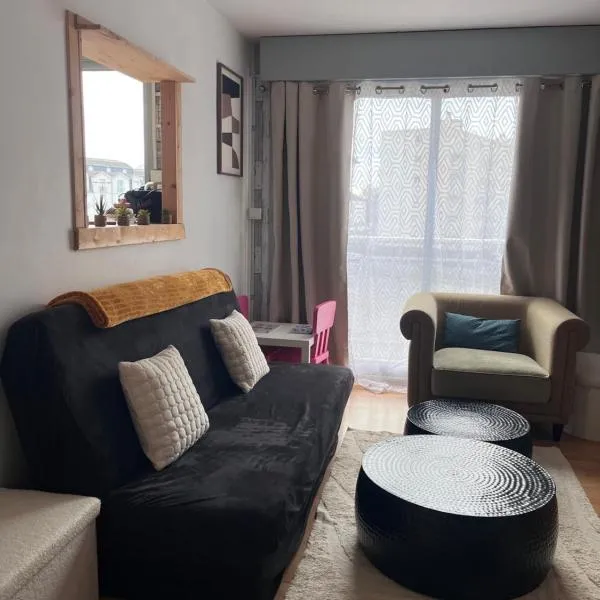 Ma première étoile, hotel in Joué-lés-Tours