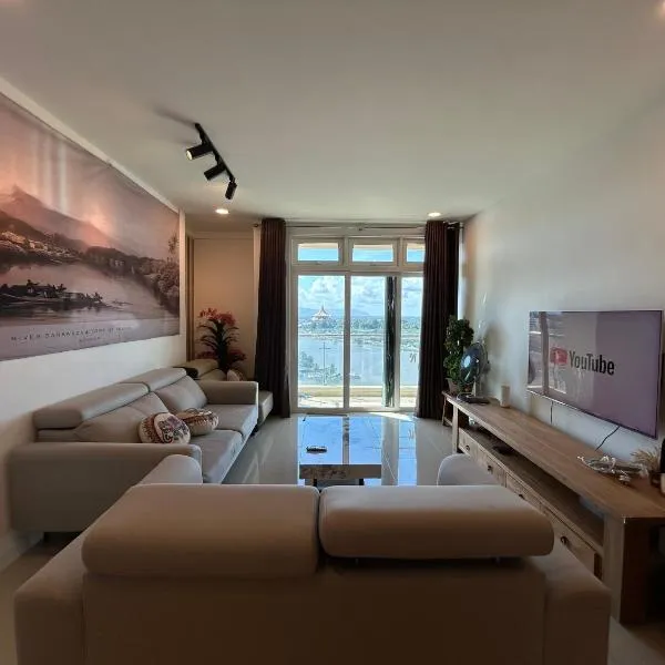 Cozy 3-Bedroom 2-6Pax Riverine Sapphire, hotel em Kuching