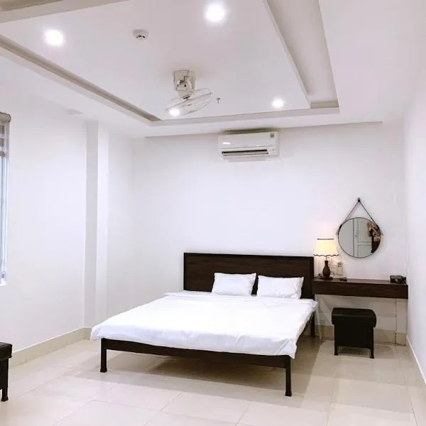 Nhà Nghỉ Sunday: A Lưới (1) şehrinde bir otel