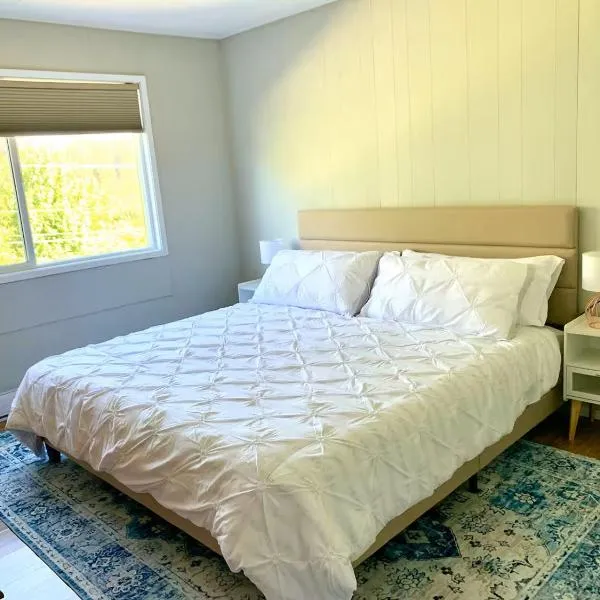 Hidden JEM - Your Home Away From Home, hotel sa Coal Harbour