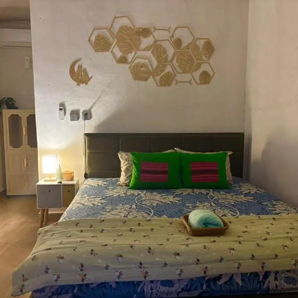 JE Garden Guesthouse in Oecusse RAEOA, hotel a Deli