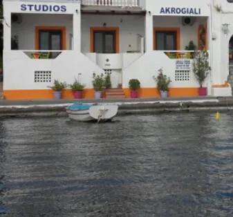 Studios Akrogialli, hotel in Lipsoi
