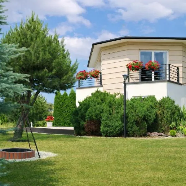 Dom za Tujami, hotel a Strykowo