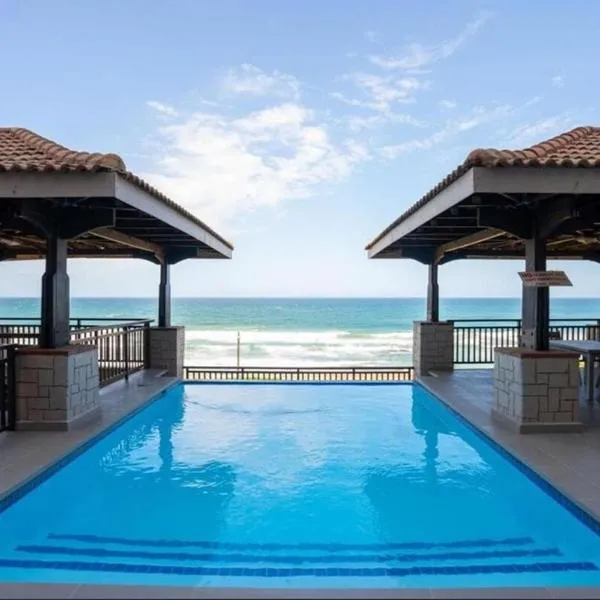 3 Bed Beachfront apartment in Westbrook, south of Ballito, hotell sihtkohas Westbrook