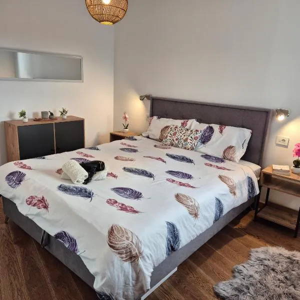 Luna chalet Zlatibor, hotel di Palisad