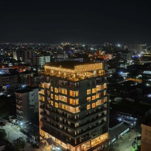 Green Restaurant&Bar, hotel em Douala