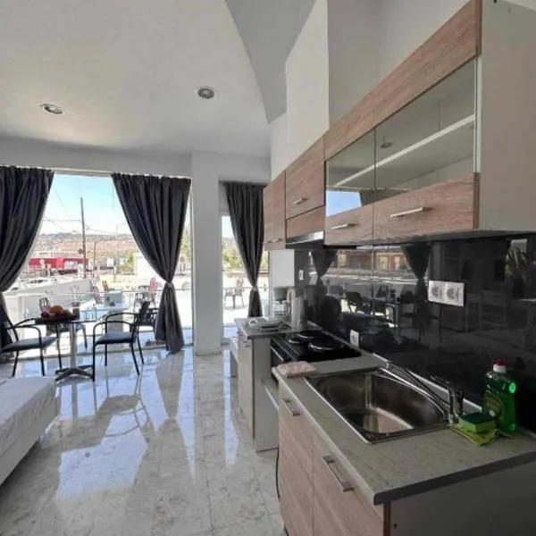 Nova Marine, hotel din Souda