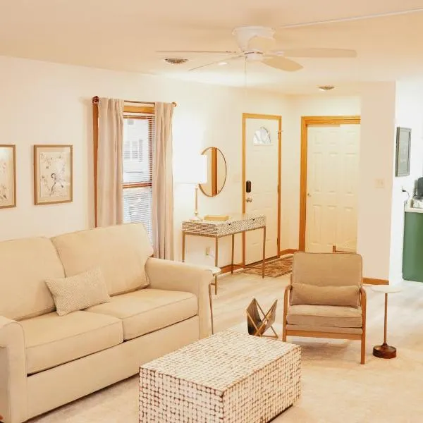 Cozy bungalow in the heart of historic Marysville – hotel w mieście Marysville