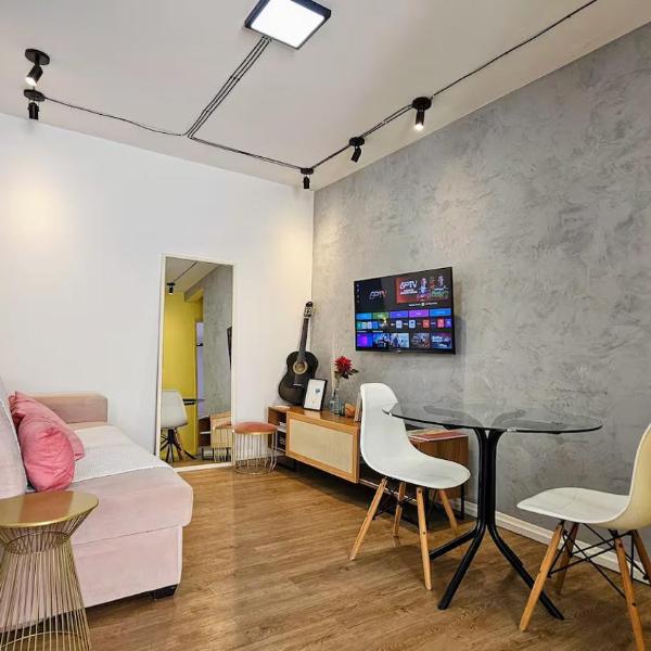Apartamento Multicores 2AC Wi-Fi e garagem