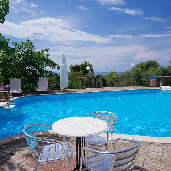 Dafnoudi Hotel Apartments, hotel em Fiskardo