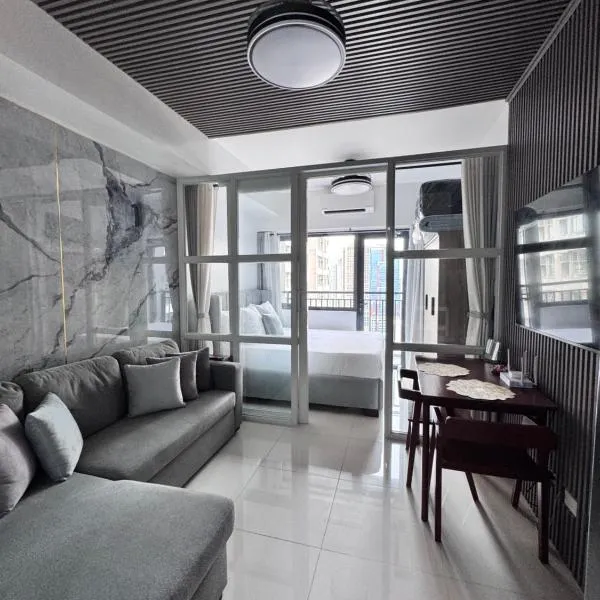 Kaizen cozy and comfortable condo at Red Residences Makati, hotel in Manilla
