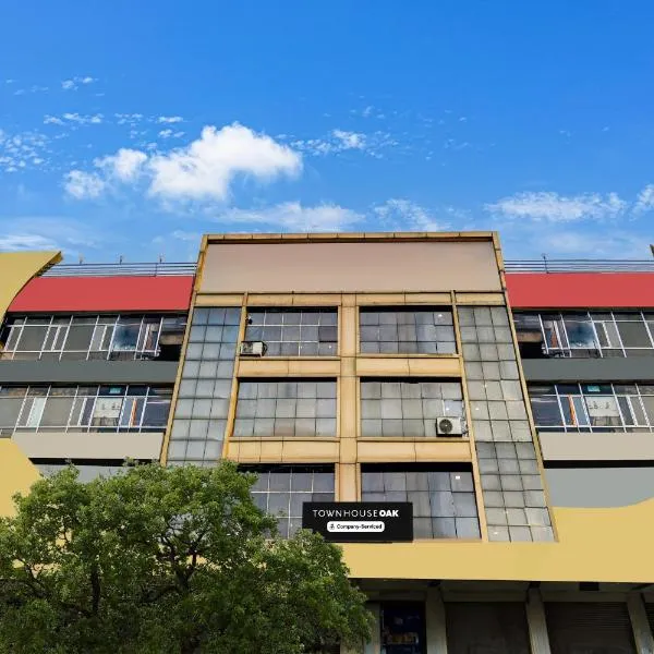 Townhouse Oak PTC Indore Junction, Hotel in Indore