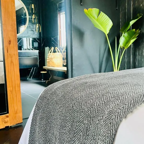 Kloof Blackwood Cottage Modern Studio, hotel en Kloof