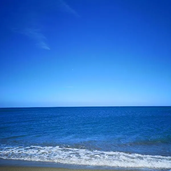 T2 bord de mer, Terrasse, Parking, hotel u gradu Le Barkares
