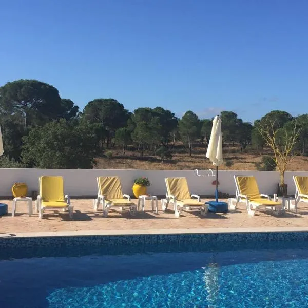 Herdade Alem Santos, отель в городе Лозал