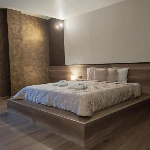 Monogramlux، فندق في Inđija