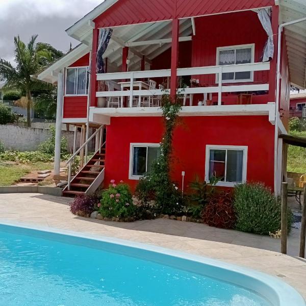 Casa Imaruí com piscina