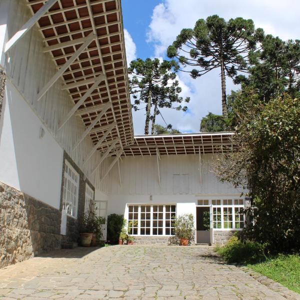 "Charme do Embaixador"- Equipadíssima para 9 pessoas - SAUNA , FORNO PIZZA, PIANO, SKY TV - 5000 m2 de ar puro - Caseiro Mordomia - Foto 3