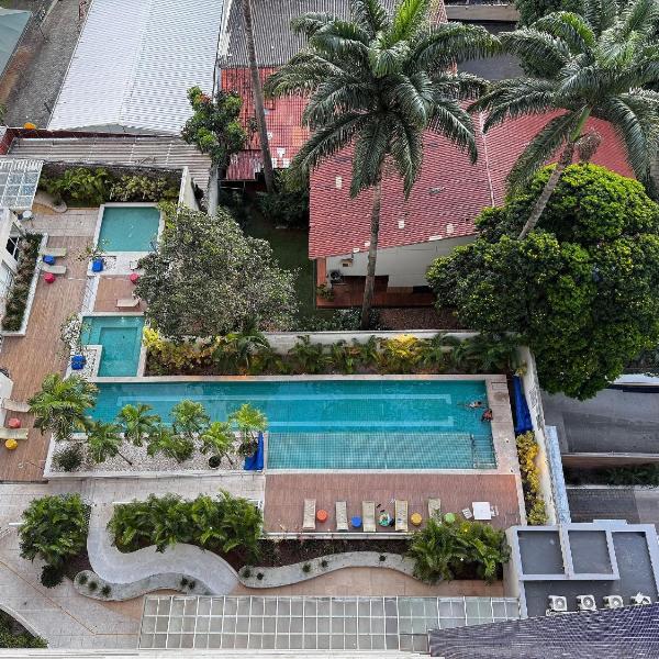 Duplex Luxuoso 2Q com Varanda Gourmet em Cond. c/Piscina aquecida | Sauna | Garagem | Academia | Wi-Fi | Ar | Portaria 24h| Perto de tudo no Setor Bueno