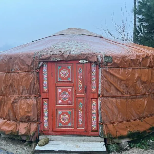Yurta cerca de Madrid, hotelli kohteessa Madrid