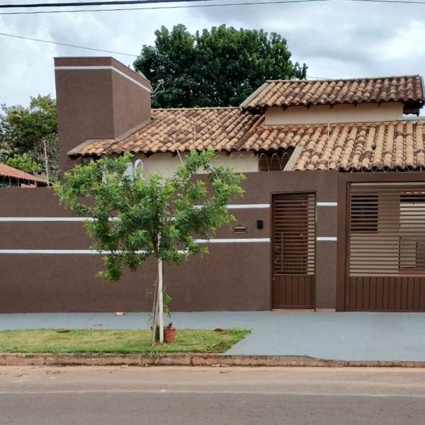 Casa com dois quartos em bairro nobre