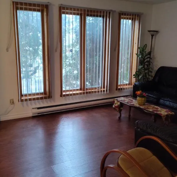 Family-Friendly in Quiet Laval Neighborhood, hotell sihtkohas Laval