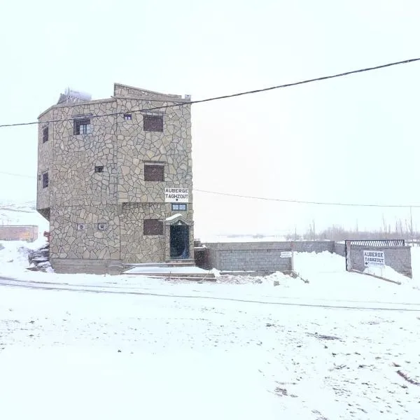 Auberge Restaurant Camping Taghzout, hotel v destinaci Agoudal