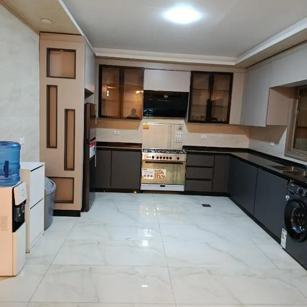 شقه مفروشه للايجار بجانب الكارفور اربد, hotell sihtkohas Irbid