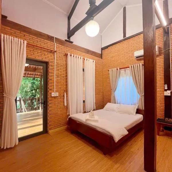 Green Bamboo Lodge 2, hotel i Tân Phú