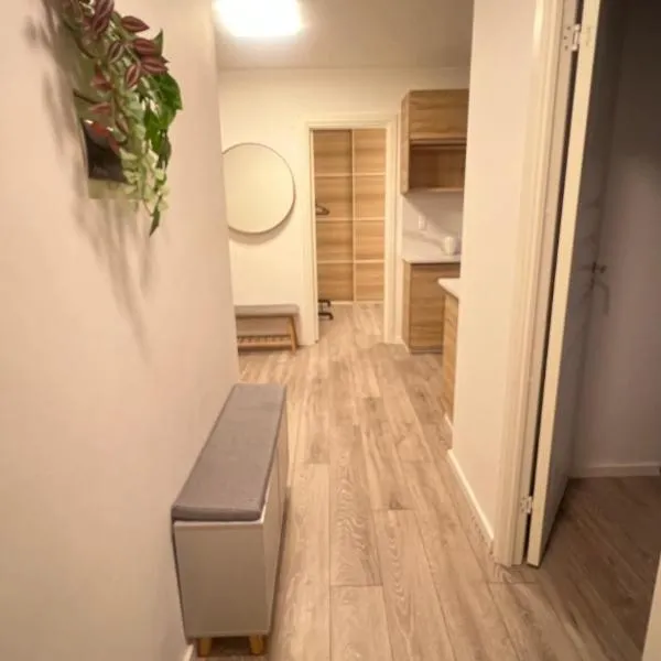 Hyggelig lejlighed tæt på motorvej og Odense Zoo, hotel sa Odense