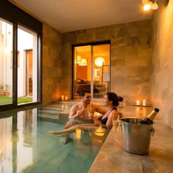 Loft Spa Piscina Climatizada, Cine y Parking، فندق في فيغيراس