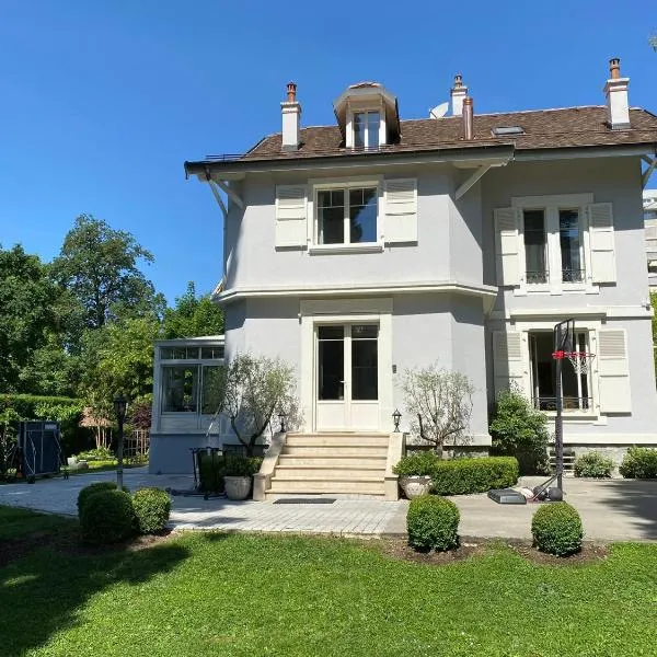 Residence Mont-Blanc Apartment, hotel di Geneva