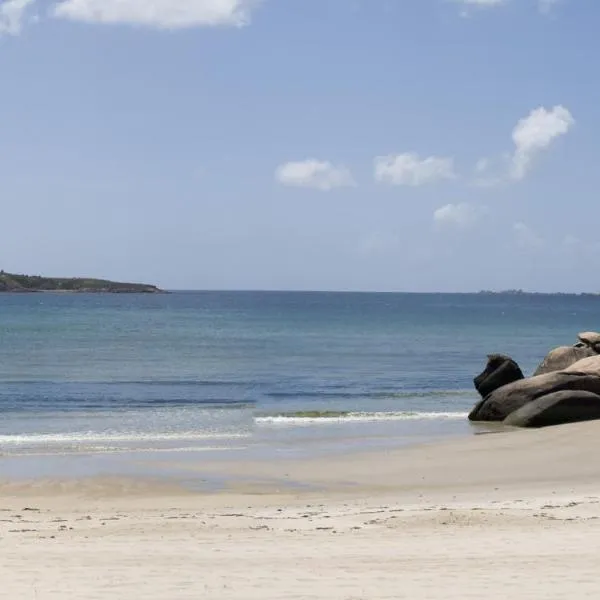 Ezaro Beach, hotel in Dumbría