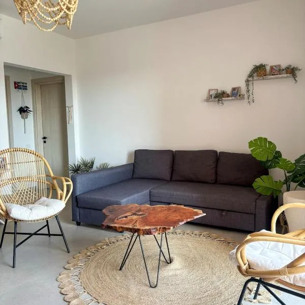 EL GOUNA Boho Beach Chalet with pool access, hotel in Hurghada