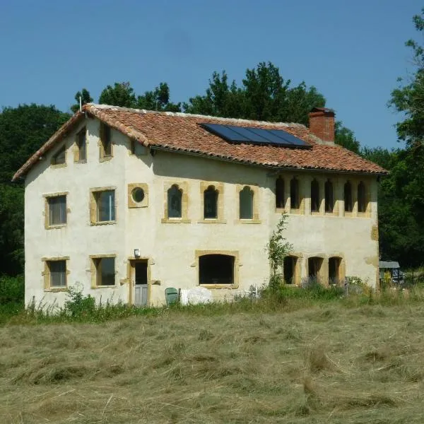 aux berges du verger, hotel in Semur-en-Brionnais