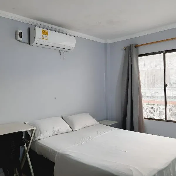 Hotel Tres Estrellas Fundacion, hotel i Fundación