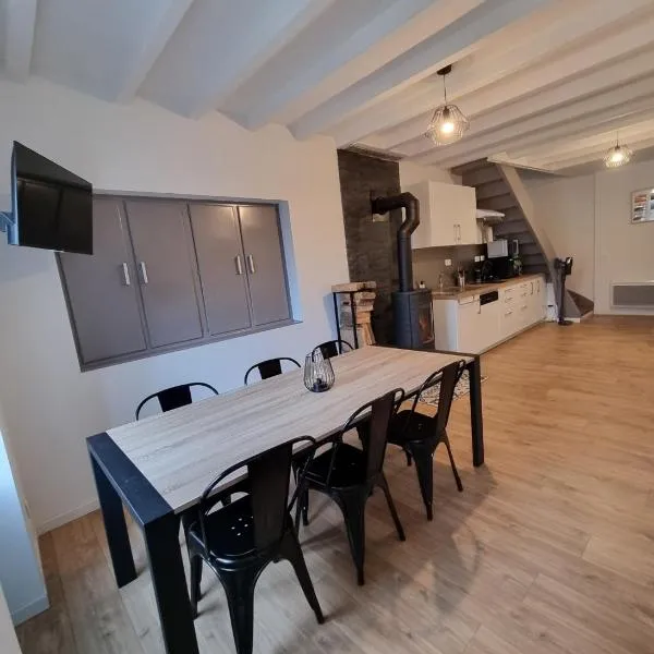 Gîte 6 personnes Chez Max, hotel i Nébouzat